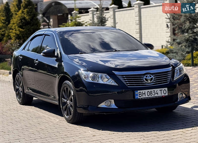 Седан Toyota Camry 2013 в 