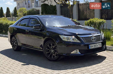 Седан Toyota Camry 2013 в 