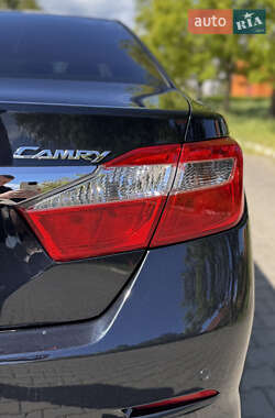 Седан Toyota Camry 2013 в 