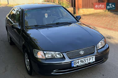 Седан Toyota Camry 2000 в Одессе