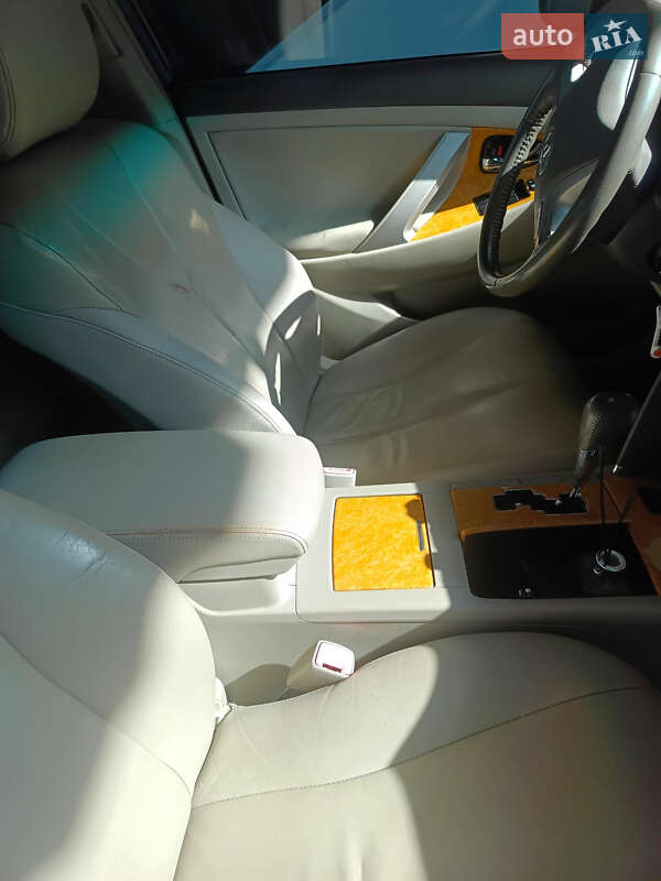 Седан Toyota Camry 2007 в Чернівцях