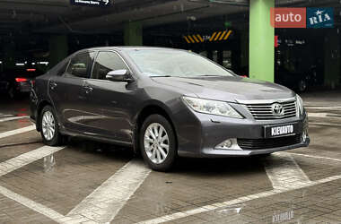 Седан Toyota Camry 2012 в 