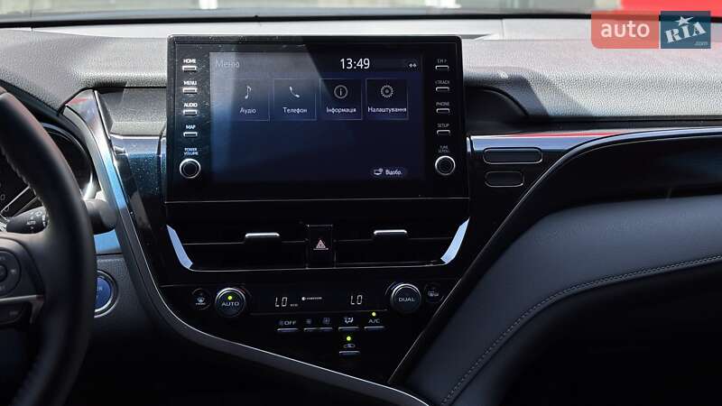 Седан Toyota Camry 2024 в Кривому Розі