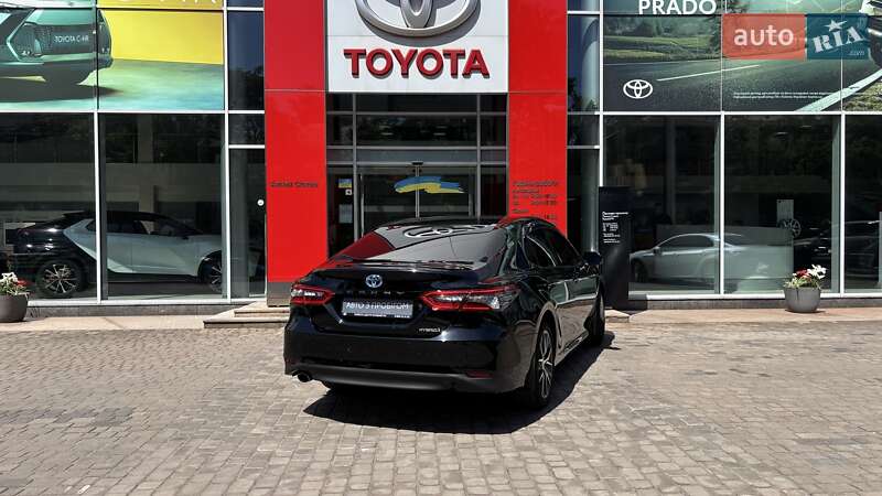 Седан Toyota Camry 2024 в Кривому Розі