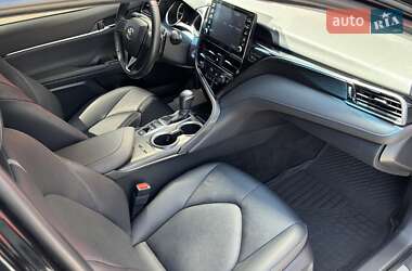 Седан Toyota Camry 2024 в 