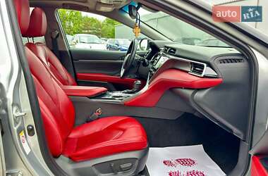Седан Toyota Camry 2018 в 