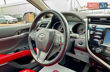 Седан Toyota Camry 2018 в 