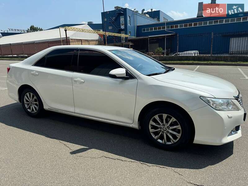 Седан Toyota Camry 2012 в Луцьку