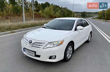 Седан Toyota Camry 2010 в Хмельницькому