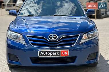 Седан Toyota Camry 2010 в 