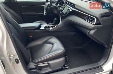 Седан Toyota Camry 2018 в 