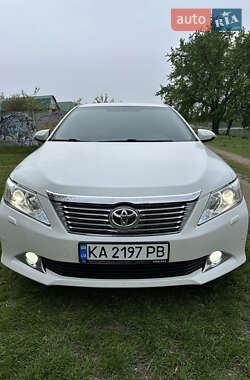 Седан Toyota Camry 2013 в Чернигове