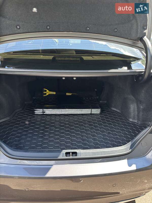 Седан Toyota Camry 2016 в Чернігові