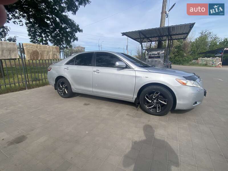 Седан Toyota Camry 2007 в Кривому Розі