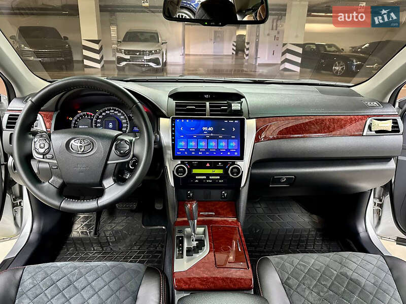 Седан Toyota Camry 2011 в Киеве