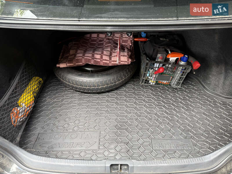 Седан Toyota Camry 2016 в Українці