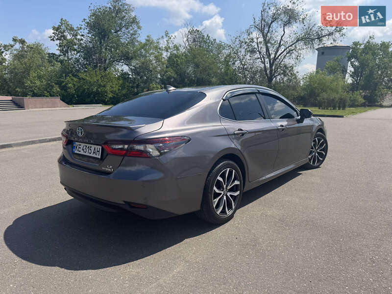 Седан Toyota Camry 2021 в Кривом Роге