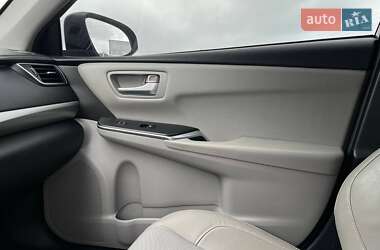 Седан Toyota Camry 2016 в 