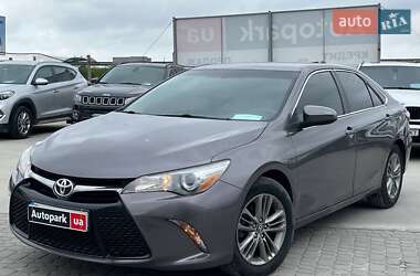 Седан Toyota Camry 2016 в Львове