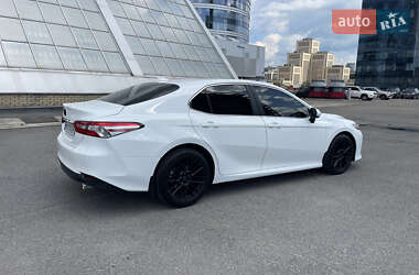 Седан Toyota Camry 2019 в 