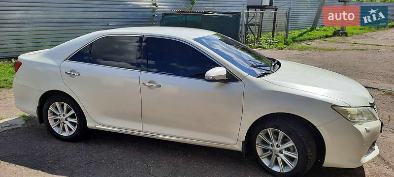 Седан Toyota Camry 2012 в Славянске