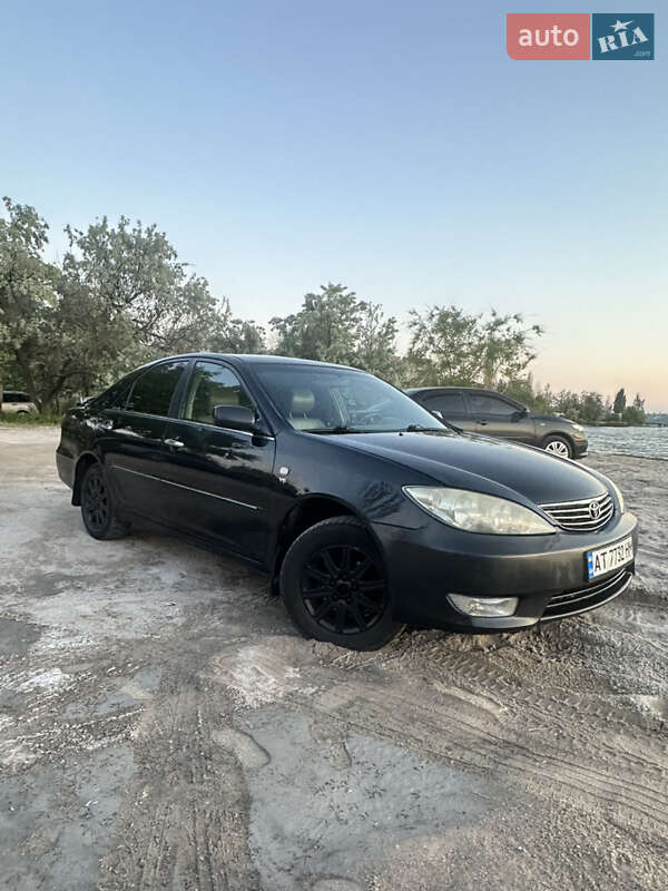 Седан Toyota Camry 2005 в Николаеве