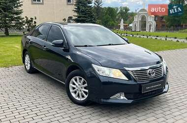 Седан Toyota Camry 2013 в Дрогобыче
