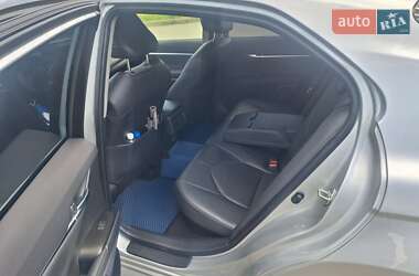 Седан Toyota Camry 2024 в 