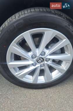Седан Toyota Camry 2024 в 
