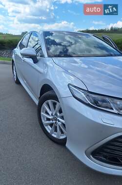 Седан Toyota Camry 2024 в 