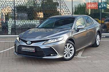 Седан Toyota Camry 2023 в Києві