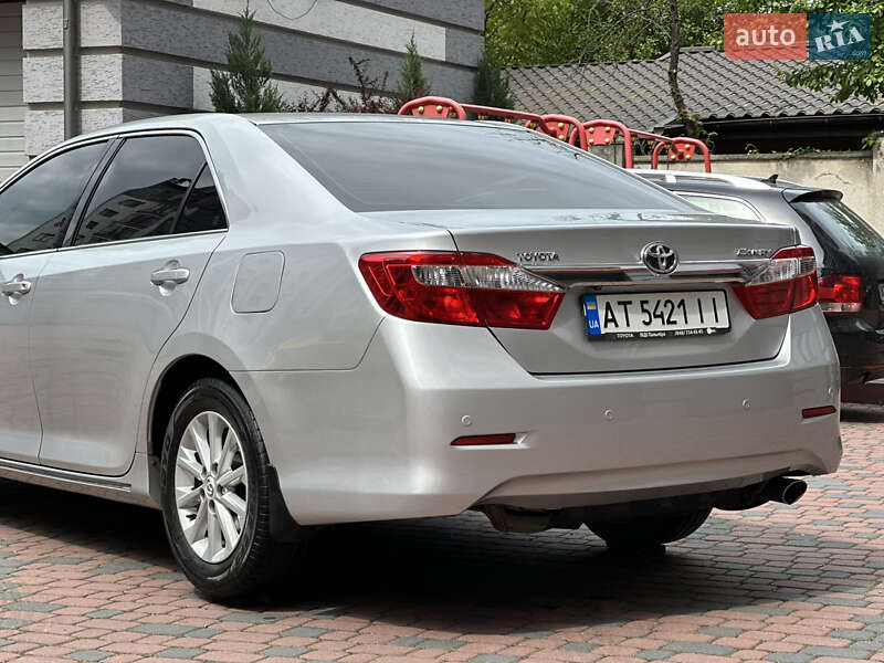 Седан Toyota Camry 2011 в Івано-Франківську