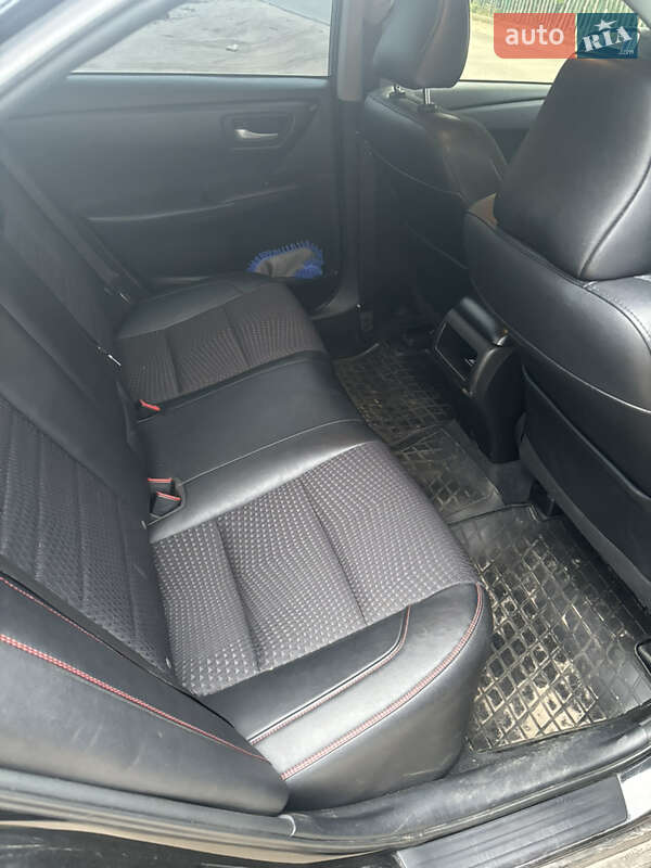 Седан Toyota Camry 2014 в Днепре