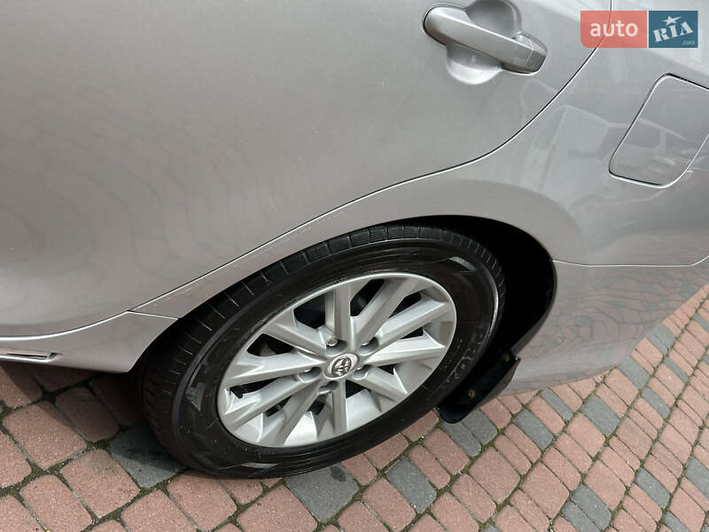 Седан Toyota Camry 2011 в Івано-Франківську