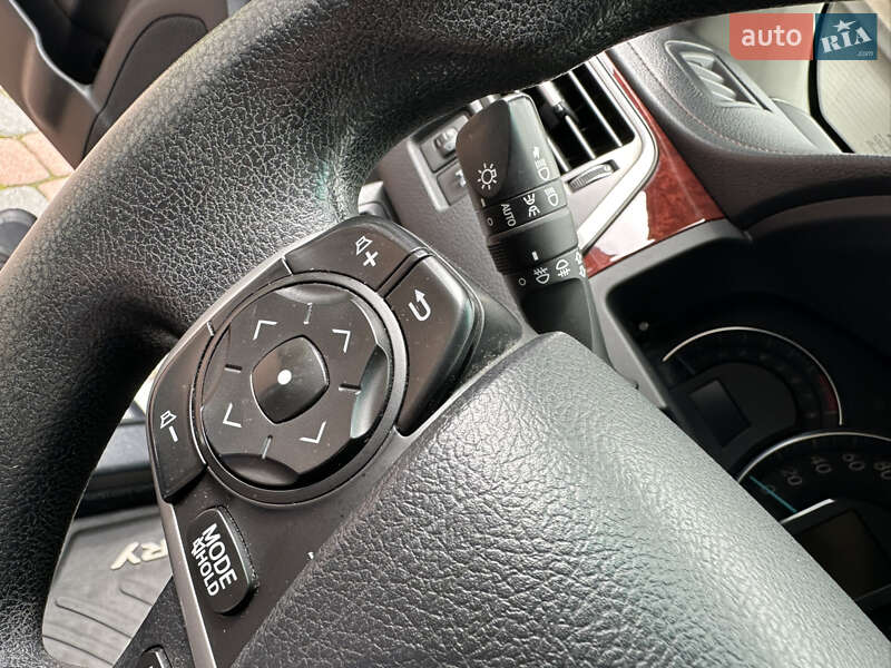 Седан Toyota Camry 2011 в Івано-Франківську