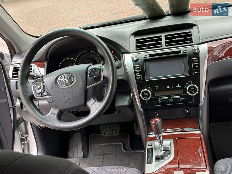 Седан Toyota Camry 2011 в Івано-Франківську