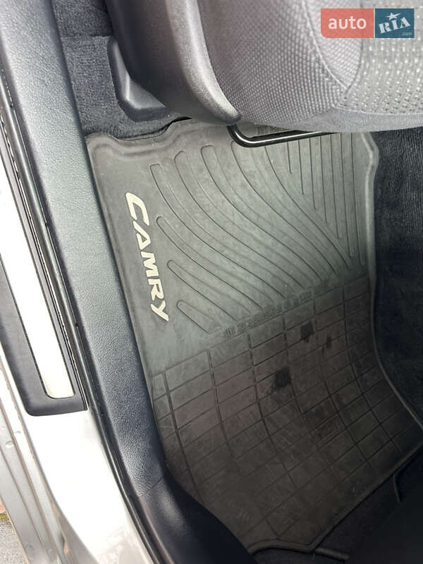 Седан Toyota Camry 2011 в Івано-Франківську