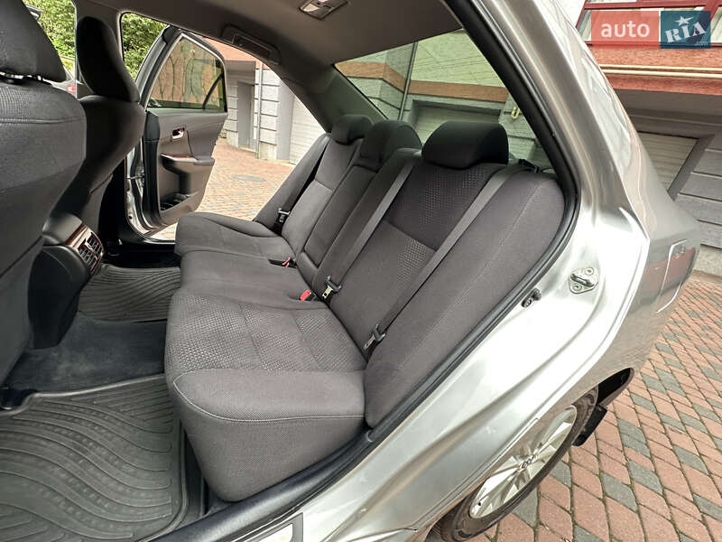 Седан Toyota Camry 2011 в Івано-Франківську