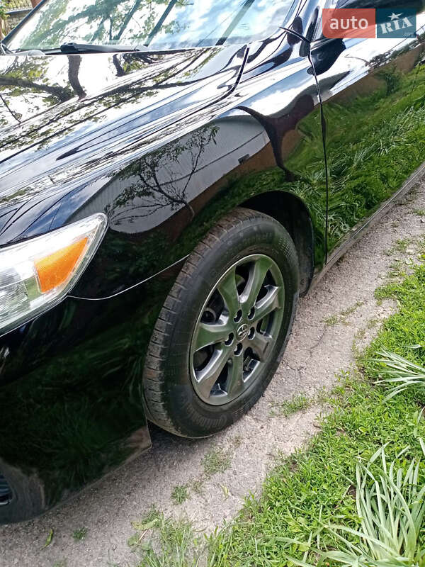 Седан Toyota Camry 2011 в Жмеринке