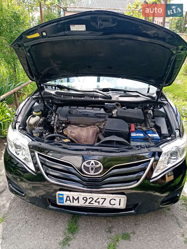 Седан Toyota Camry 2011 в Жмеринке