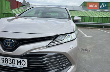 Седан Toyota Camry 2019 в 
