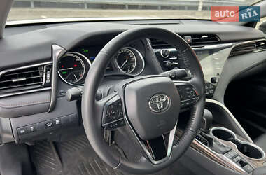 Седан Toyota Camry 2019 в 