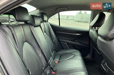 Седан Toyota Camry 2019 в 