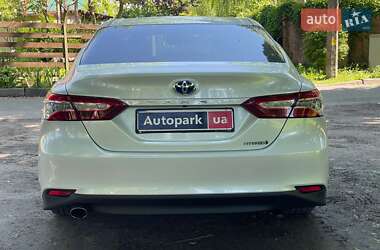 Седан Toyota Camry 2019 в 