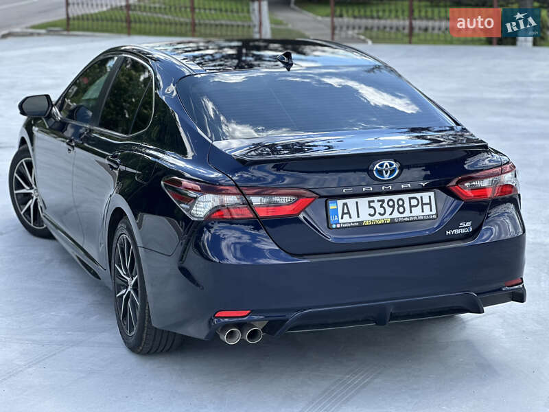 Седан Toyota Camry 2021 в Фастове