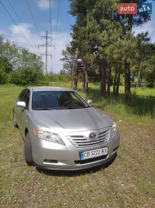 Седан Toyota Camry 2008 в Чернигове