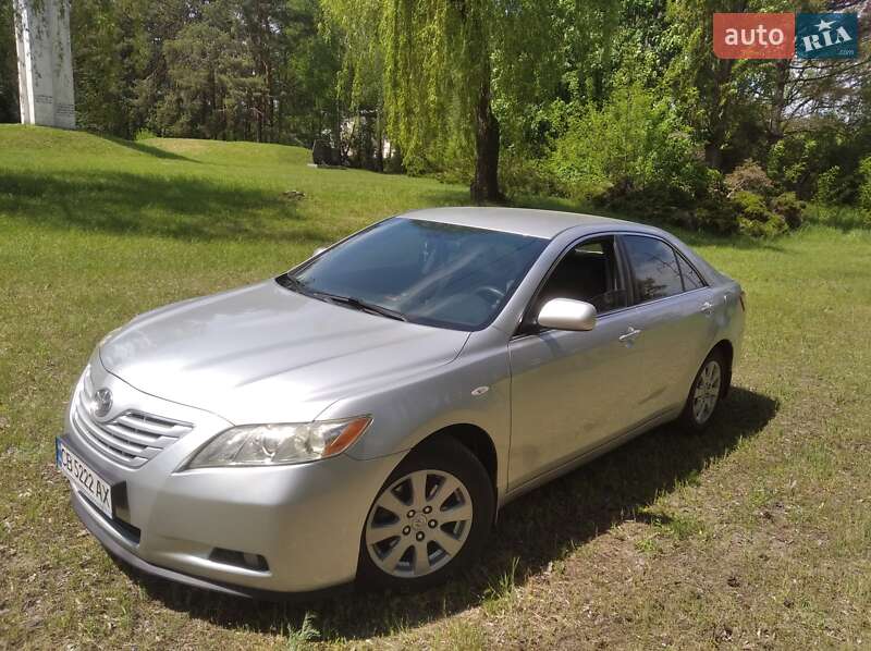 Седан Toyota Camry 2008 в Чернигове