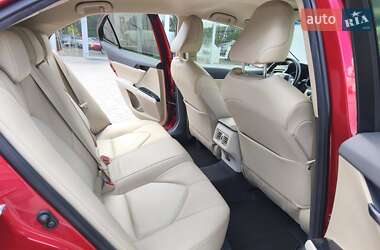Седан Toyota Camry 2018 в 