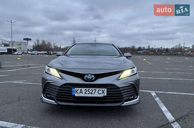Седан Toyota Camry 2021 в 