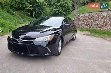 Седан Toyota Camry 2015 в Чернигове